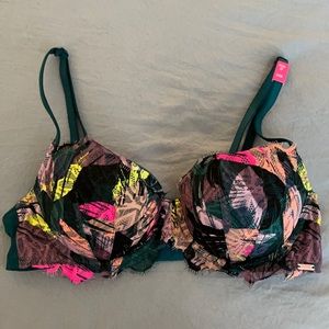 Victoria’s Secret PINK tropical push-up bra